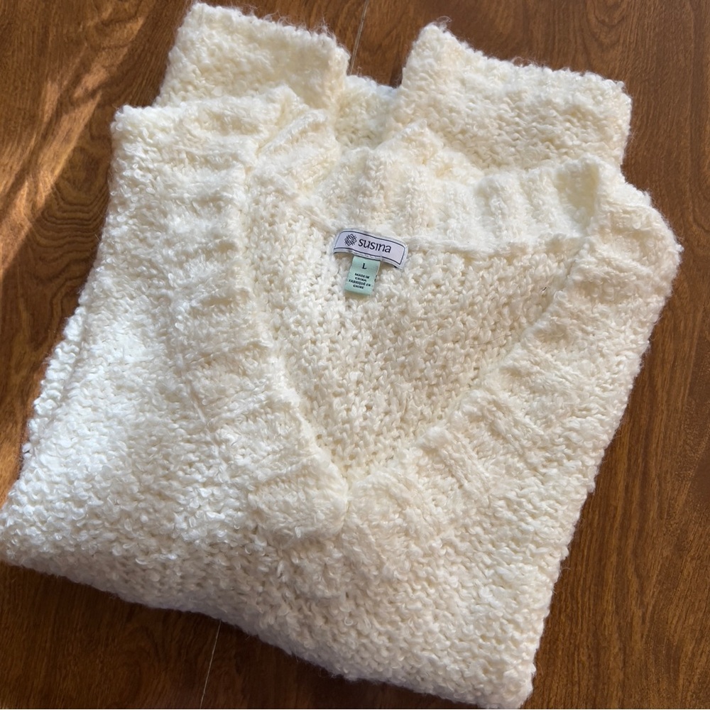SUSINA Women Cream Off White Vneck Fluffy knit Long Sleeve Sweater top Size L